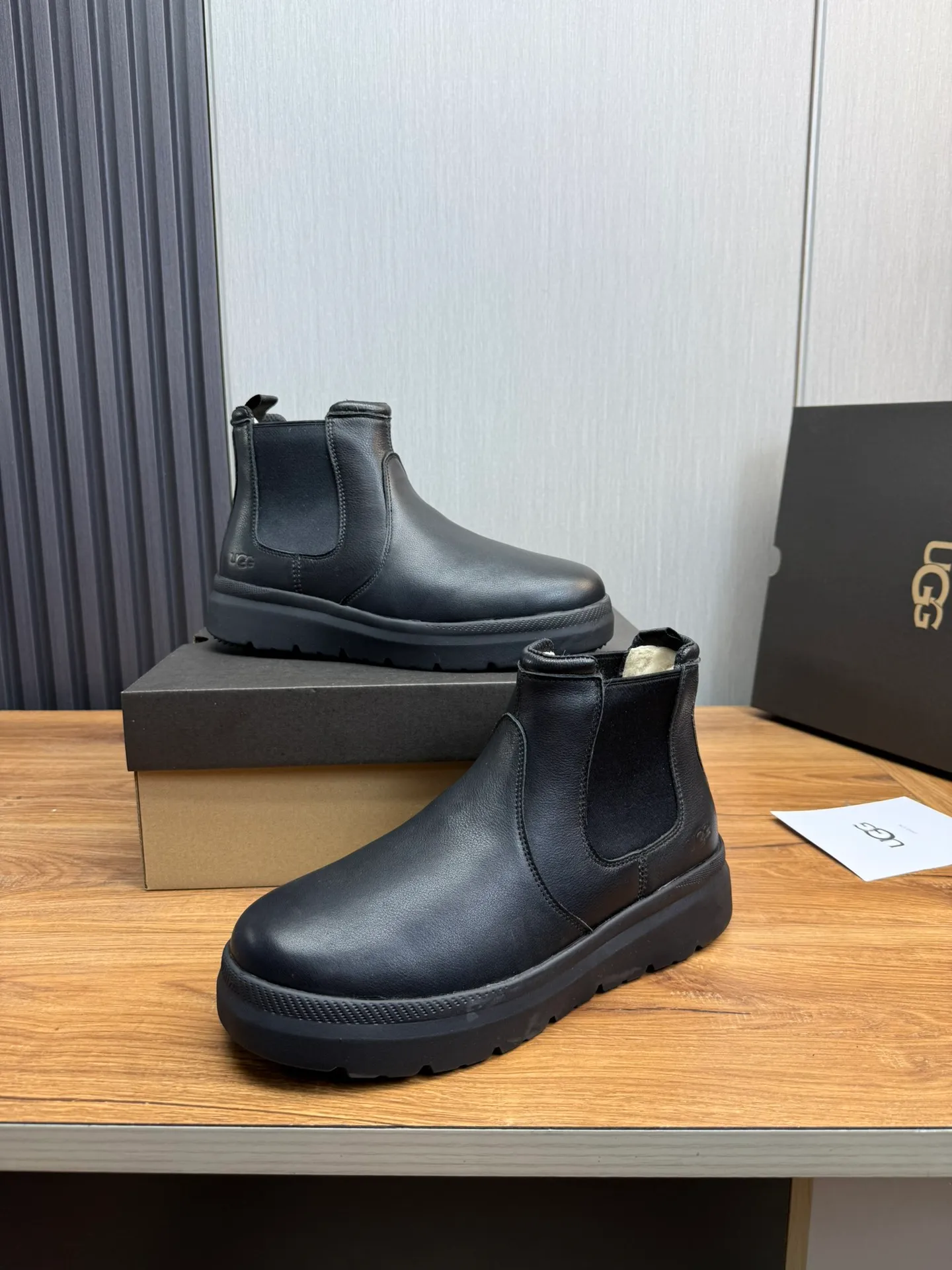 Men's shoes 💰480💰 [UGG] Hot winter warm boots 🐑Purely hand-stitched! Simple and stylish design, frosted cowhide➕Comfortable and warm wool➕UGG original outsole‼ ️Soft and comfortable to wear, good warmth retention, and excellent foot feel. Regular size 41-47